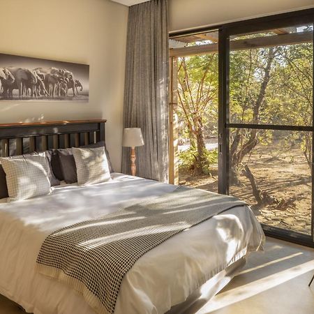 Rixile Kruger Lodge Skukuza Bagian luar foto