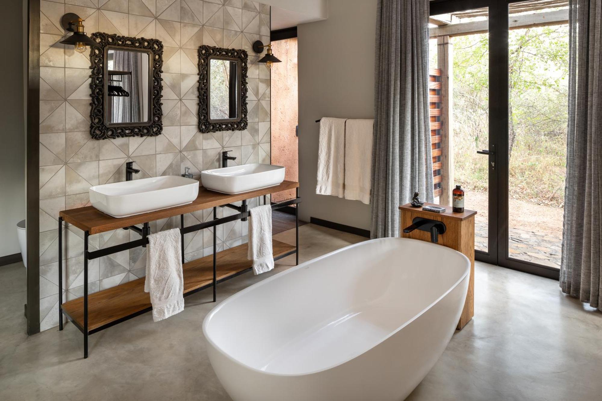 Rixile Kruger Lodge Skukuza Bagian luar foto