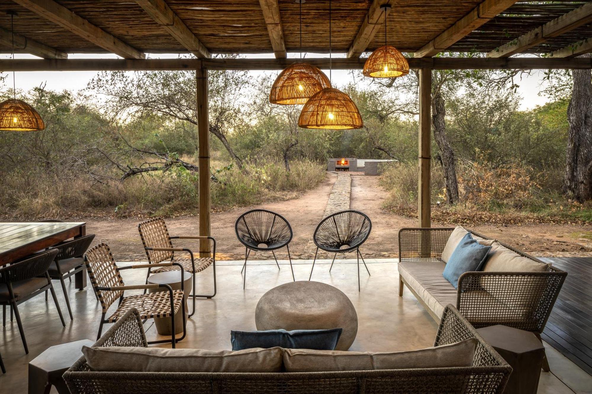 Rixile Kruger Lodge Skukuza Bagian luar foto