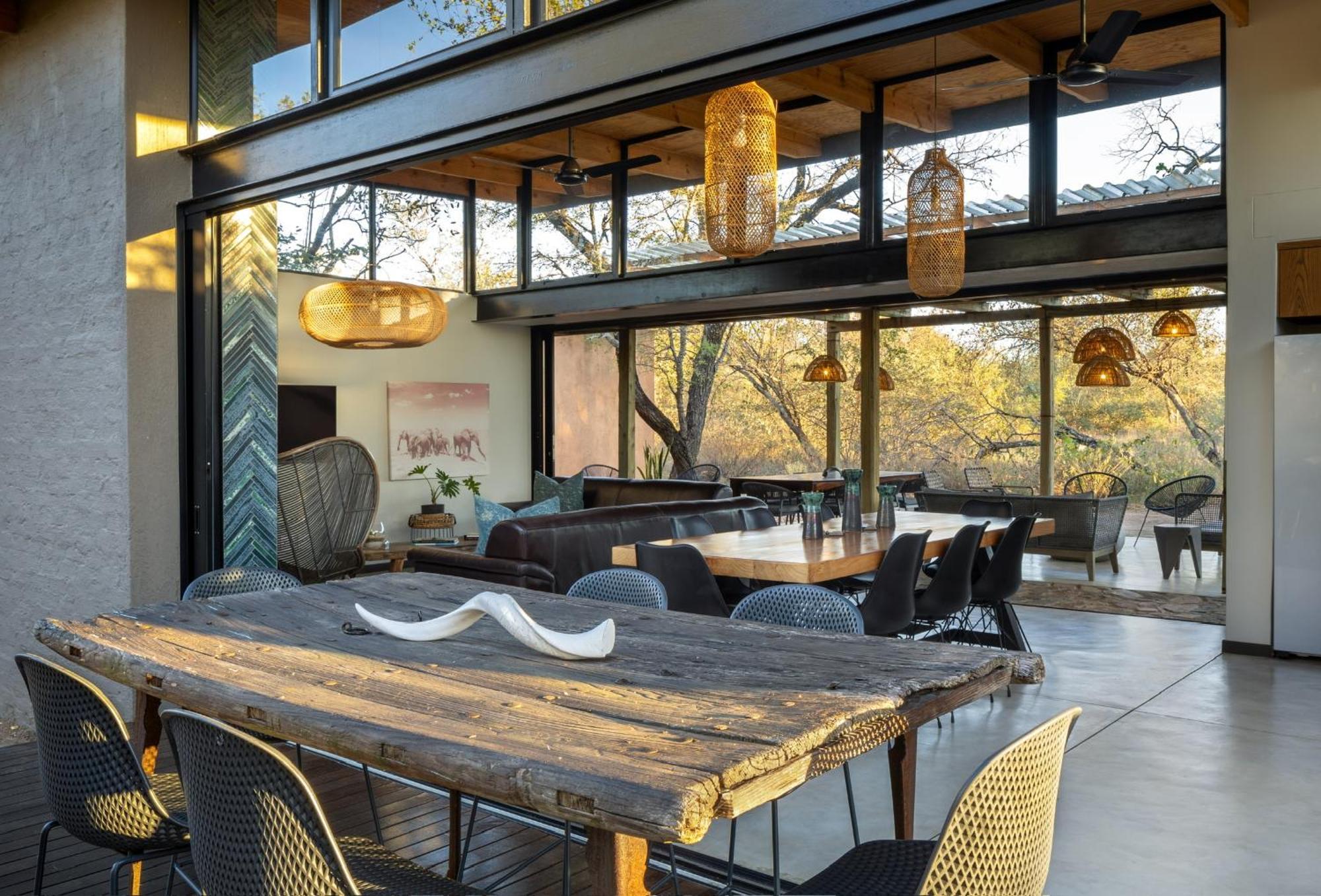 Rixile Kruger Lodge Skukuza Bagian luar foto